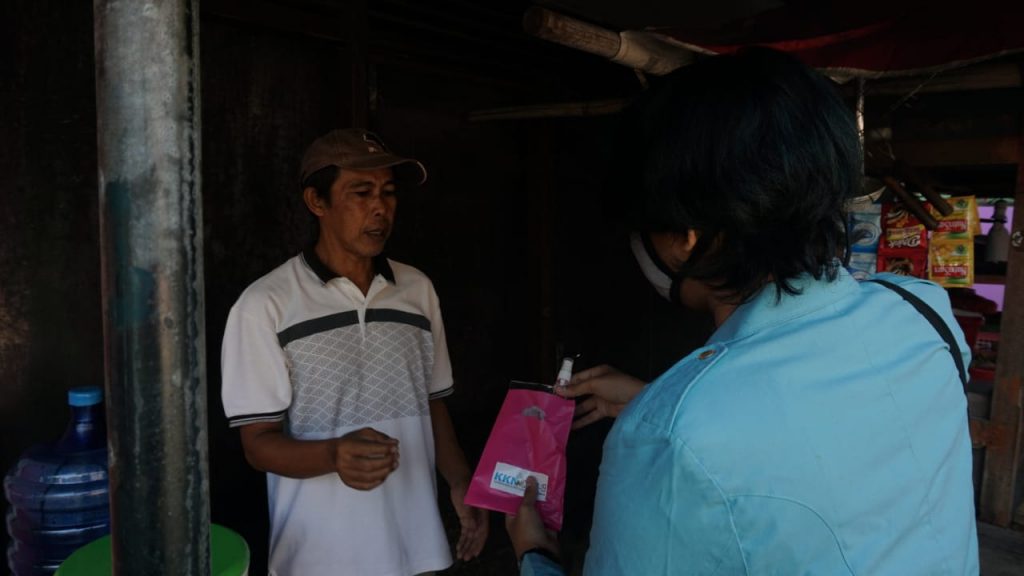 KKN Relawan Covid-19 FISIP UNS di Kampung Soropadan, Surakarta