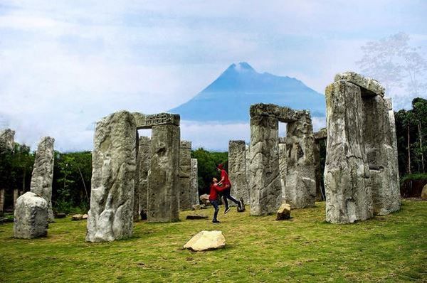 Stonehenge Cangkringan Merapi Sleman, Spot Wisata Rasa Eropa