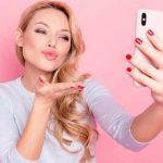 Tips Foto Selfie Agar Terlihat Sempurna