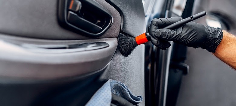 Cara Membersihkan Debu Pada Mobil Agar Selalu Bersih Dan Mengkilat