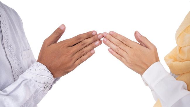 ilustrasi-hari-raya-idul-fitri-saling-bermaaf-maafan_169