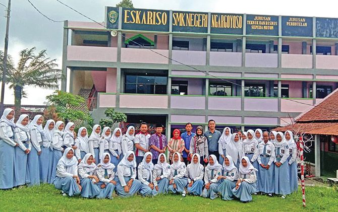 masih-kelas-xii-siswa-eskariso-sudah-dapat-banyak-tawaran-kerja_m_1588582481_192342