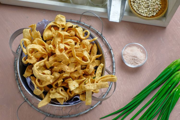 cara membuat kue bawang