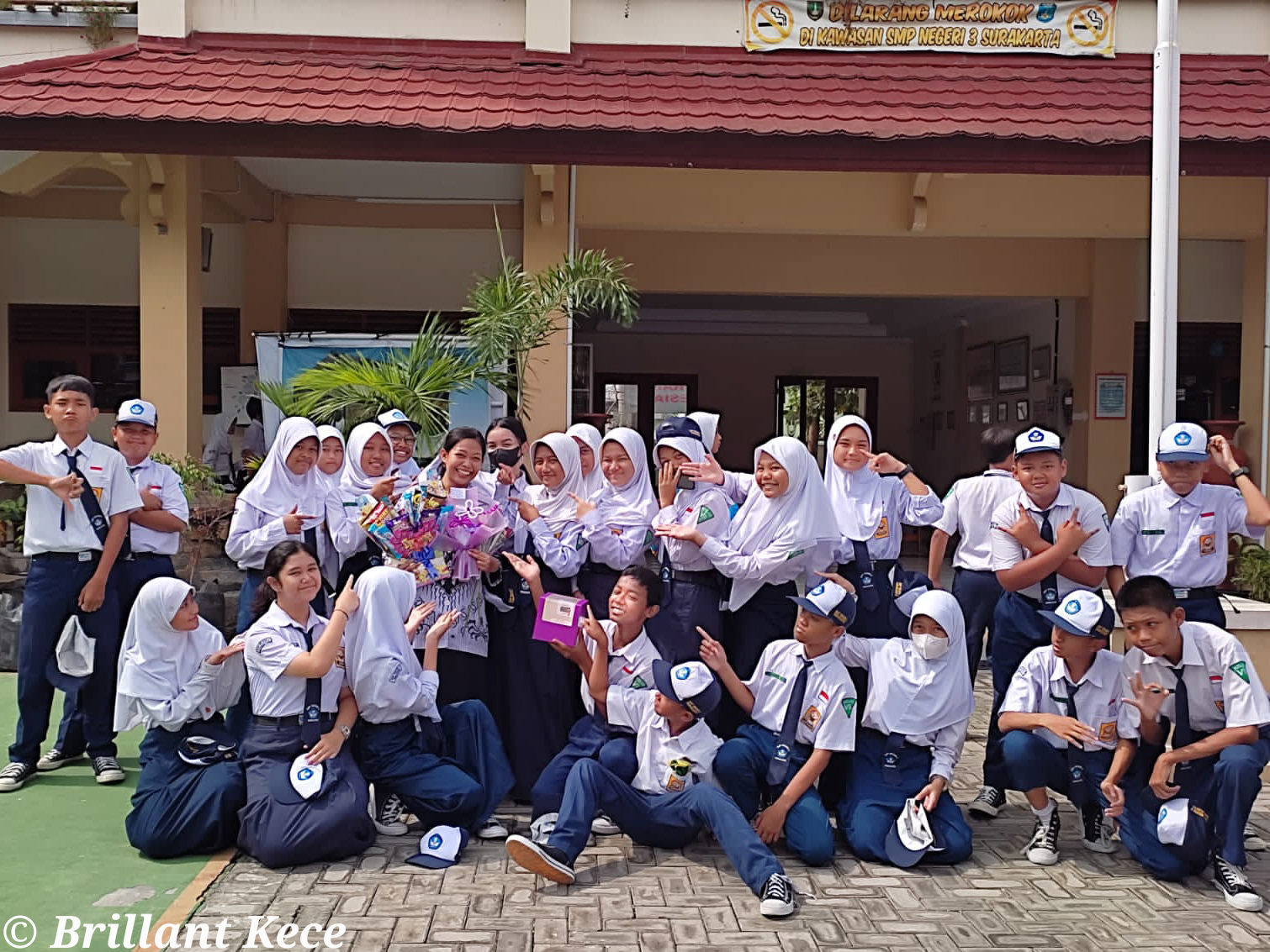 Haru dan bahagia ketika hari guru nasional tiba 